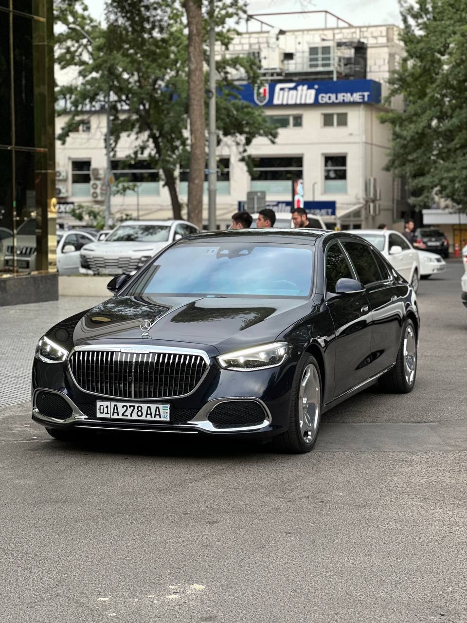 Mercedes-Benz S-Class - 1